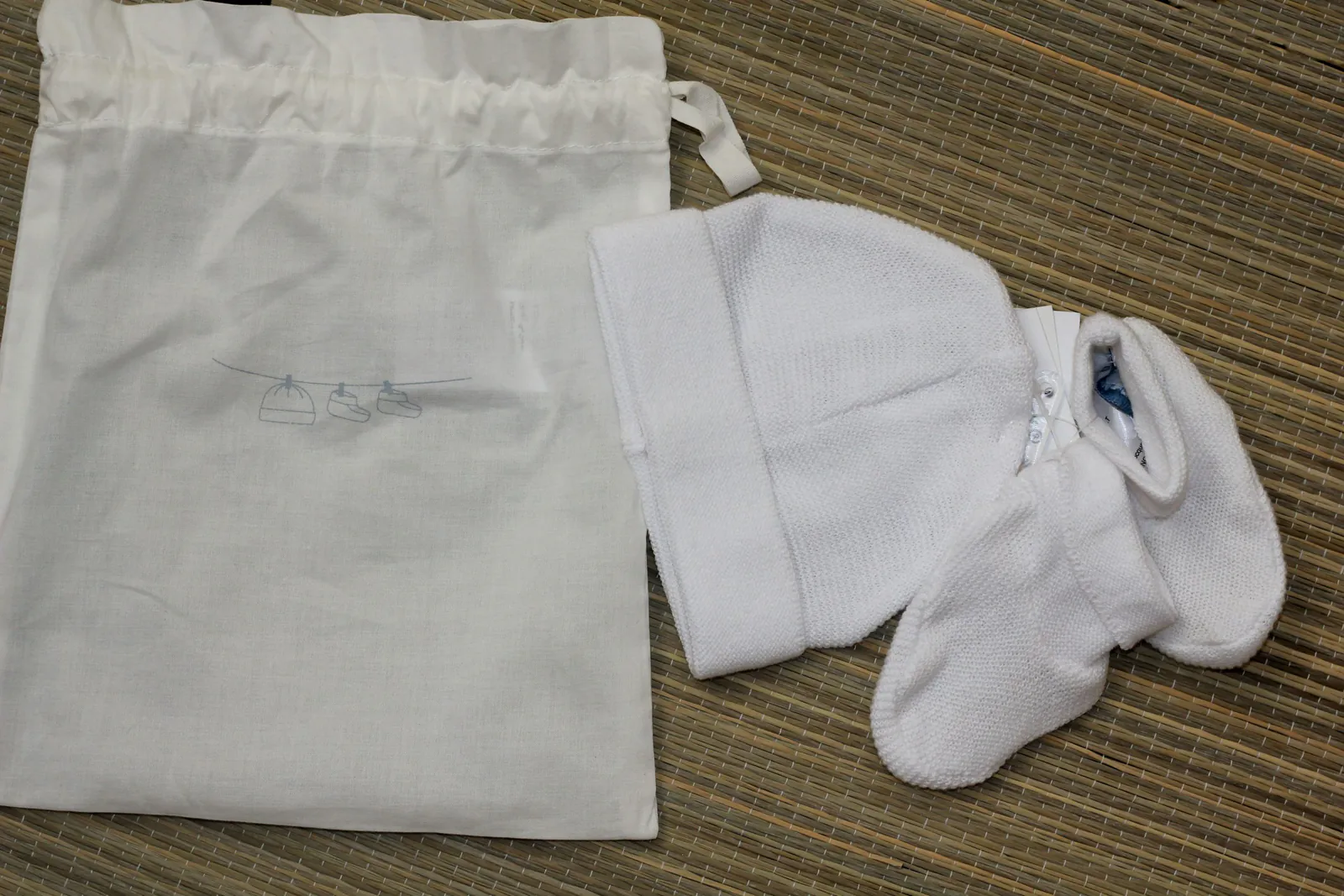 Kit gorro e botinhas para recém-nascido